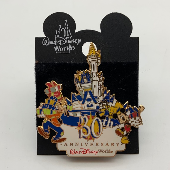Disney Walt Disney World 30th Anniversary Castle Celebration Collectible Pin - Picture 1 of 5